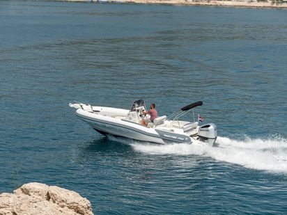 Bateau semi-rigide Marlin 790 · 2019 (0)