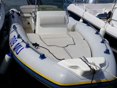 Bateau semi-rigide Marlin 20 FB · 2004 (0)