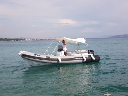 Bateau semi-rigide Predator 599 · 2018 (0)