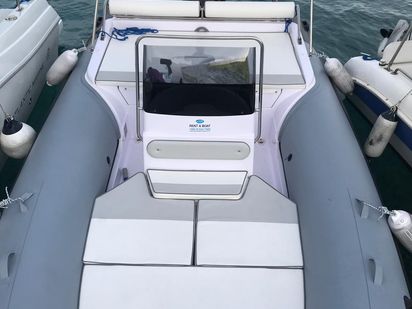 Bateau semi-rigide Predator 599 · 2018 · Predator 599 (1)