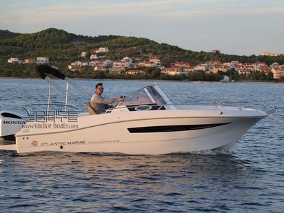 Motorówka Atlantic Marine Sun Cruiser 690 · 2019 · Atlantic 690 Cabin (1)