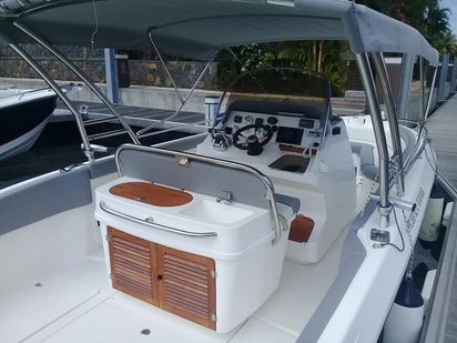 Bateau à moteur Legend 28 · 2014 · West Coast Discovery (1)