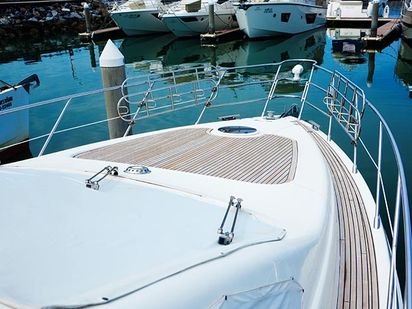 Motorboat Azimut 55 S · 2011 · Charter 55ft Azimut Yacht in Abu Dhabi (1)