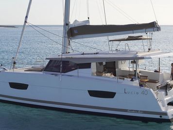 Catamaran Fountaine Pajot Lucia 40 · 2020