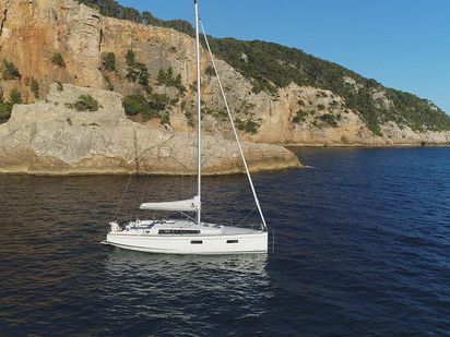 Voilier Beneteau Oceanis 38 · 2020 (0)