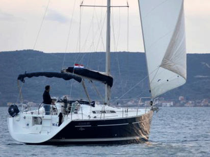 Żaglówka Beneteau Oceanis 393 · 2006 (0)