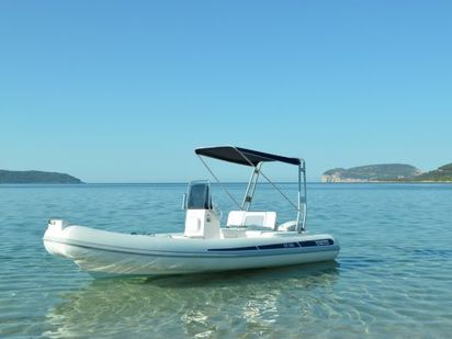 Bateau semi-rigide Tempest 570 · 2012 (0)