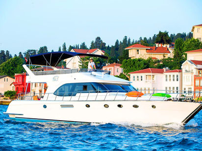 Barco a motor Custom Built · 2014 (reacondicionamiento 2014) · Su Yacht (1)