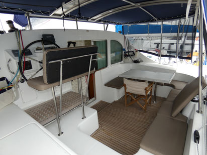 Catamaran Lagoon 410 S2 · 2006 (refit 2019) · KIVOTOS (1)