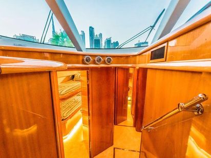 Motorboot Sunseeker Manhattan 64 · 2004 (refit 2018) · JAVA Abu Dhabi (1)