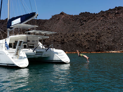 Catamarano Lagoon 440 · 2020 · Volcano Yachting Day Cruises (1)