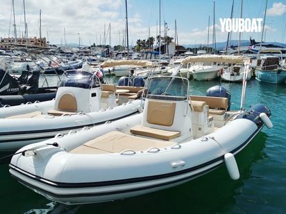 Bateau semi-rigide Zodiac Medline 740 · 2017 · Zodiac Medline 740 (0)