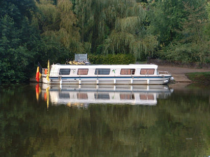 Houseboat Nicols Marina 1400 · 1989 · LIBERTY II (0)