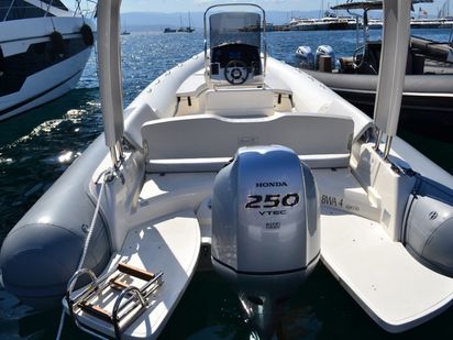 Bateau semi-rigide BWA Sport 28 GT · 2018 · BWA 28 GT (1)