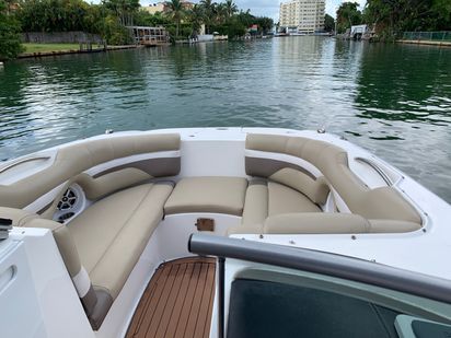 Speedboot Sea Ray 300 Sundeck · 2018 · Hurricane (1)