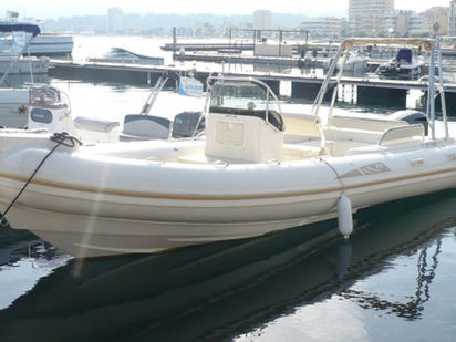 Bateau semi-rigide BSC 75 · 2012 · COLZANI BSC 75 (0)