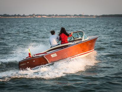 Bateau à moteur Custom Built · 1961 (0)