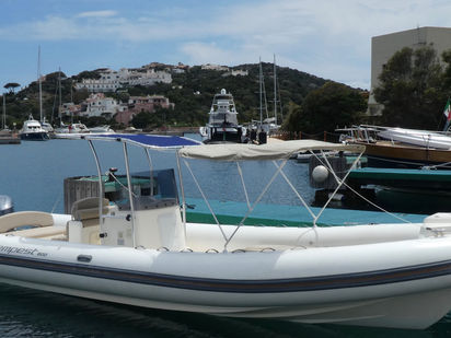 Bateau semi-rigide Capelli Tempest 900 · 2019 · CAPELLI 900 SUN 9 (1)