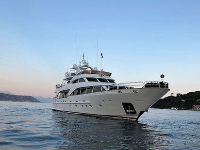 Motorboat Benetti 100 · 2008 · Benetti 105 (0)