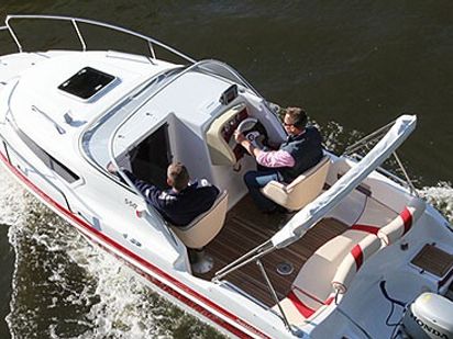 Bateau à moteur Aqualine 550 · 2020 (0)