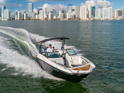 Barco a motor Monterey 270 CR · 2019 · 27' Monterey (0)