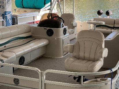 Speedboot Premier Explorer Tritoon · 2010 · Virginia (1)