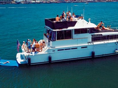 Motorówka Bertram 75 · 1983 · Champagne Yacht (0)