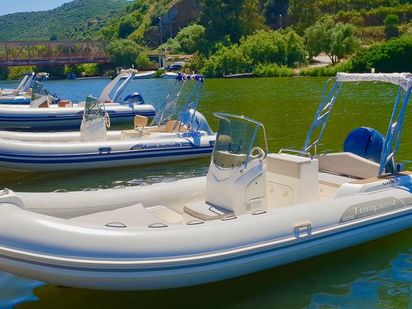 Bateau semi-rigide Capelli Tempest 626 · 2011 · Capelli 626 (0)