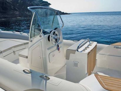 Bateau semi-rigide Capelli Tempest 700 · 2013 · Capelli Tempest 700 (1)