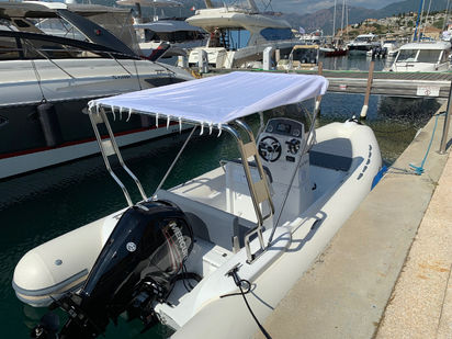 Bateau semi-rigide Valiant 580 · 2019 (0)