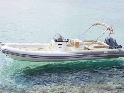 Bateau semi-rigide Zodiac Medline 750 · 2020 · VALIANT Medline 750 (0)