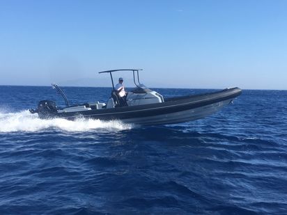 Bateau semi-rigide Shearwater 890 · 2019 (0)