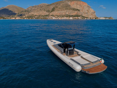 Bateau semi-rigide Magazzu MX-13 Coupe · 2019 · MX-13 Coupe (1)