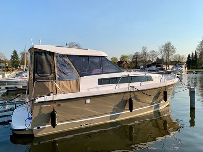 Huisboot Nexus Revo 870 · 2019 · Overtime (1)