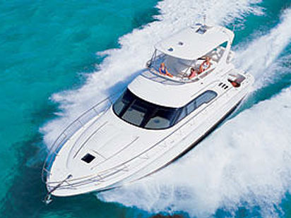 Motorboat Sea Ray 560 Sedan Bridge · 2010 · MARTINI (1)