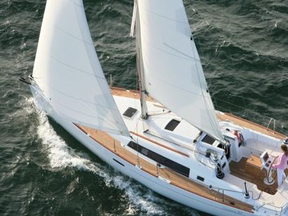 Sailboat Beneteau Oceanis 37 · 2010 (0)