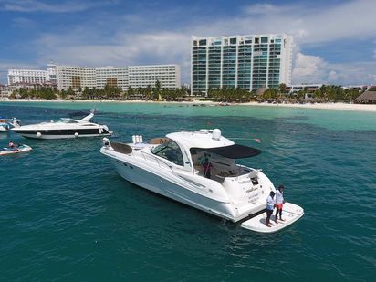 Motorówka Sea Ray 525 · 2011 · SeaRay 51 (0)