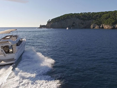 Motorboat Jeanneau Prestige 400 Fly · 2015 (refit 2022) · Jeanneau Prestige 400 Fly (0)