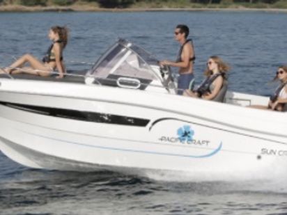 Motorówka szybka Pacific Craft 700 Day Cruiser · 2021 (remont 2021) · Pacific Craft 700 (1)