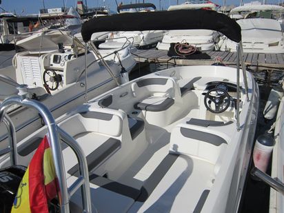 Speedboat Bayliner Element E 6 · 2020 · LAURA (1)