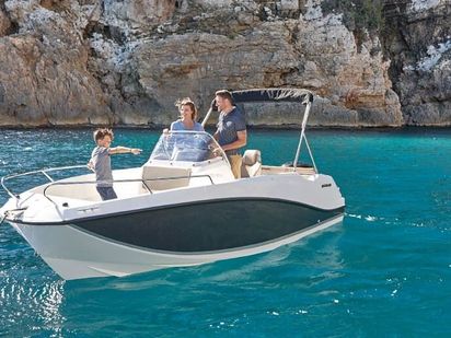 Lancha motora Quicksilver 555 · 2017 (reacondicionamiento 2016) · Quicksilver 555 (0)