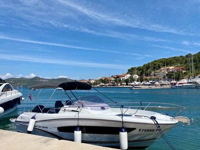 Bateau à moteur Jeanneau Cap Camarat 7.5 WA · 2021 · Jeanneau (0)