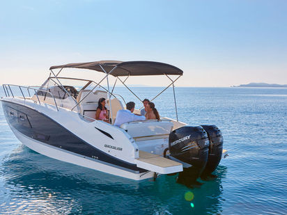 Lancha motora Quicksilver 875 · 2022 · Quicksilver 875 Sundeck (0)