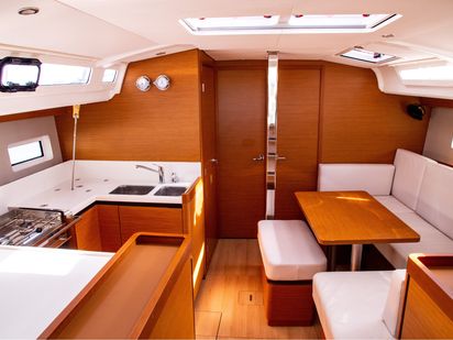 Barca a vela Jeanneau Sun Odyssey 440 · 2019 · MONOLITH (1)