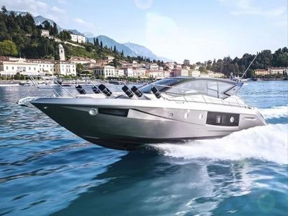 Bateau à moteur Cranchi M44 HT · 2017 · Cranchi M44 ht (1)