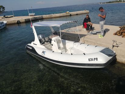 Bateau semi-rigide Kardis Fox 5.7 · 2015 (réarmé 2015) · Barracuda (0)