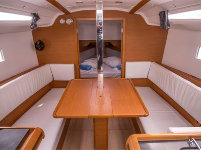 Sailboat Jeanneau Sun Odyssey 349 · 2016 · Actaea (1)