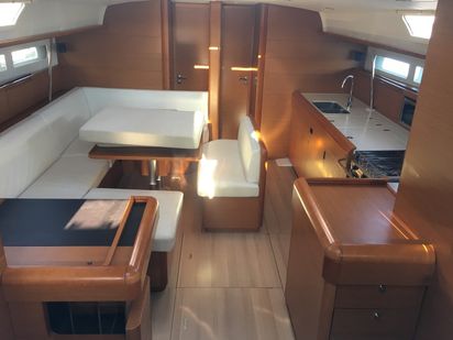 Sailboat Jeanneau Sun Odyssey 519 · 2016 (refit 2021) · Mystral - Standard line (1)