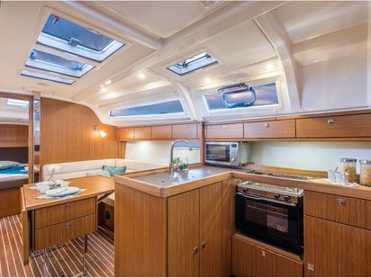 Sailboat Bavaria Cruiser 37 · 2016 · Alani (1)