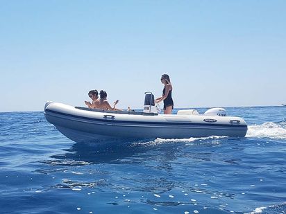 Bateau à moteur Predator 490 · 2018 · Predator 490 (40HP) (0)